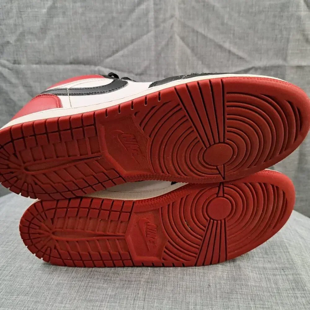 %2021 Nike Air Jordan 1 Low GS - Bred Toe Size 7Y / AJ10